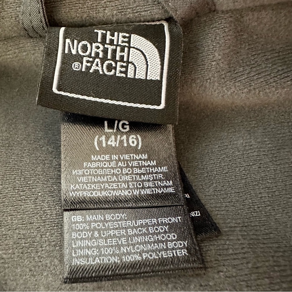 The north face boys large jacket - Picture 6 of 16